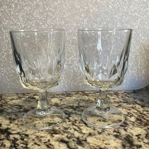 6” Goblet/wine glass y France Arcoroc.